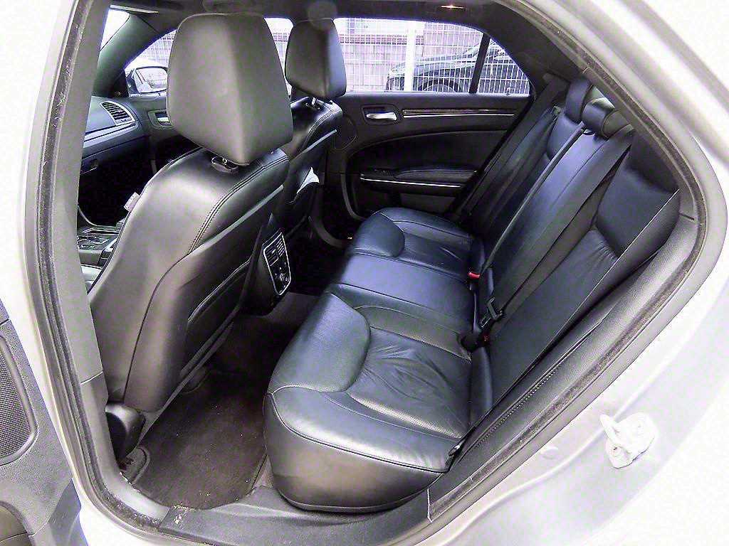 Chrysler 300C - Vista 6