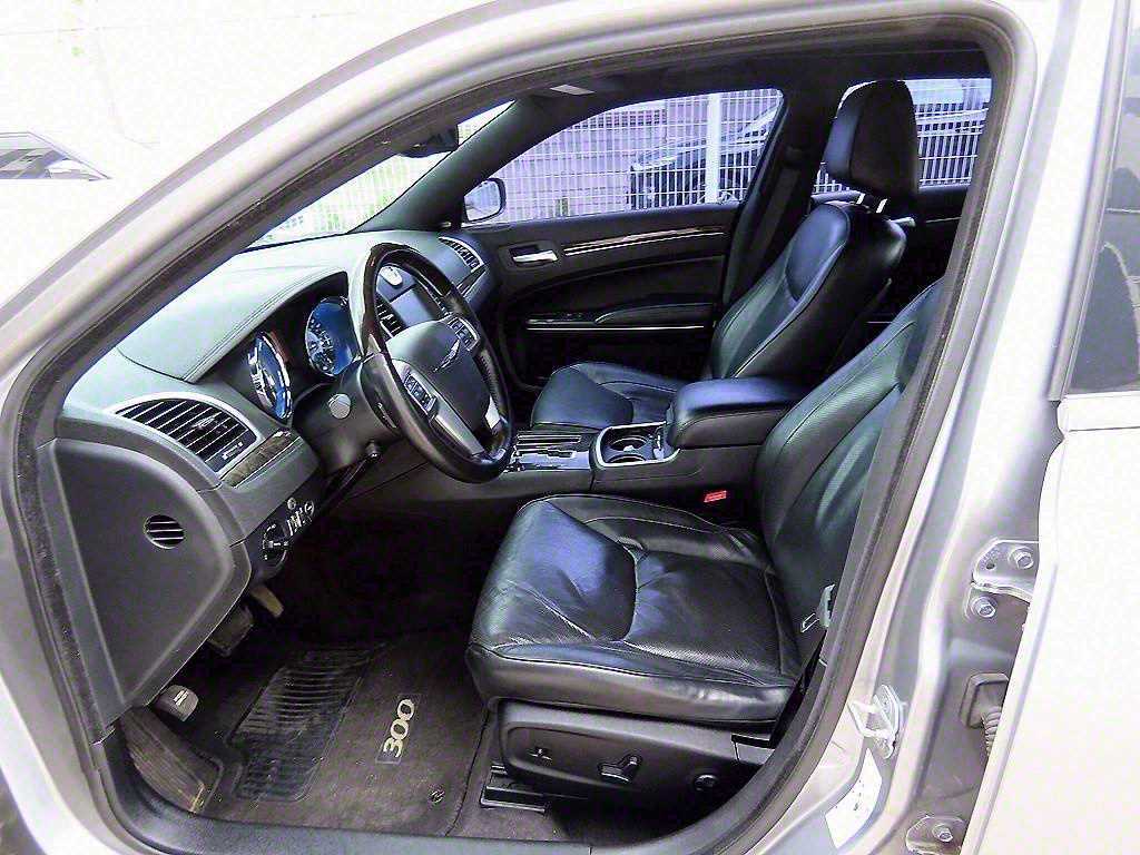 Chrysler 300C - Vista 5