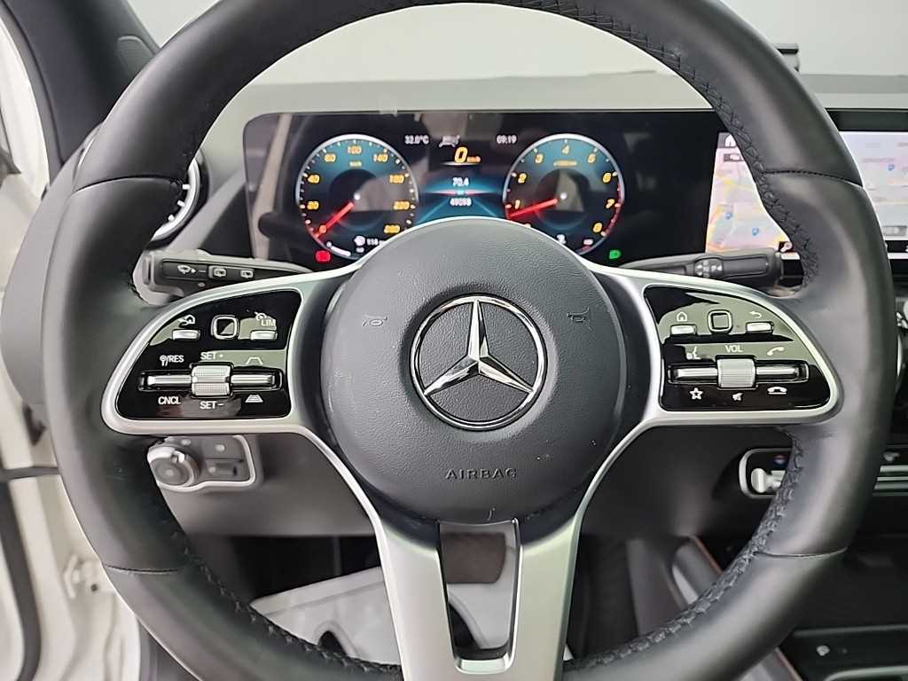 Mercedes Benz GLA Class - Vista 9