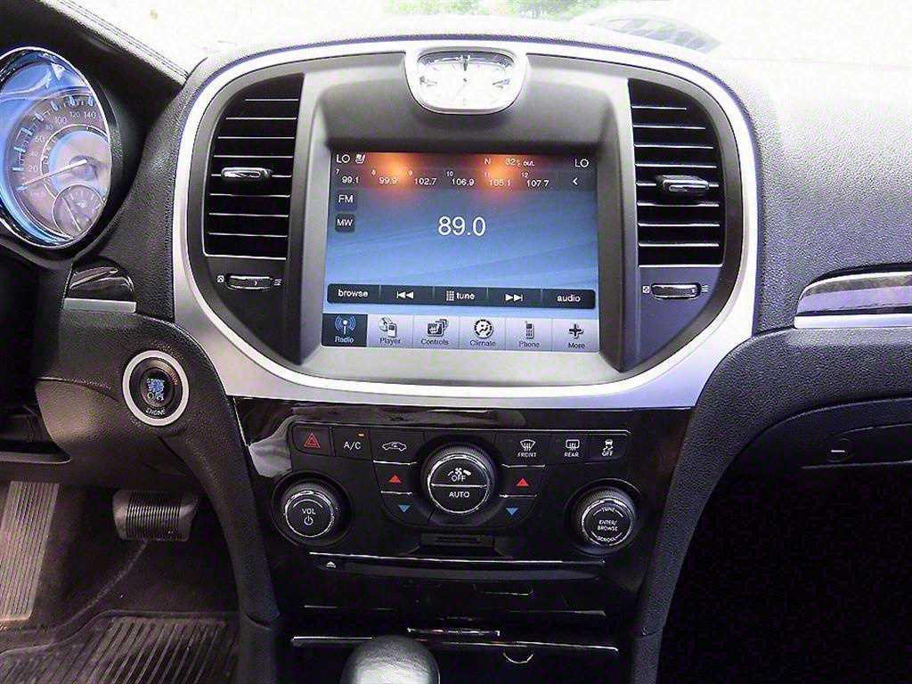 Chrysler 300C - Vista 12