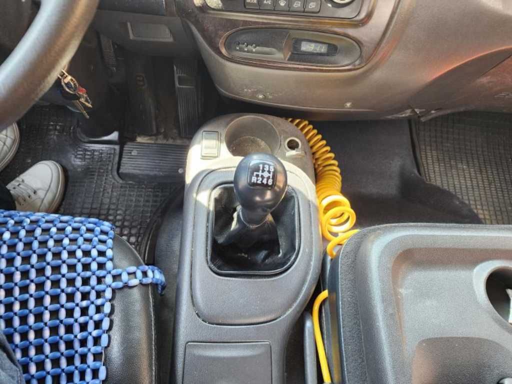 medium and large cargo dump - Vista 6