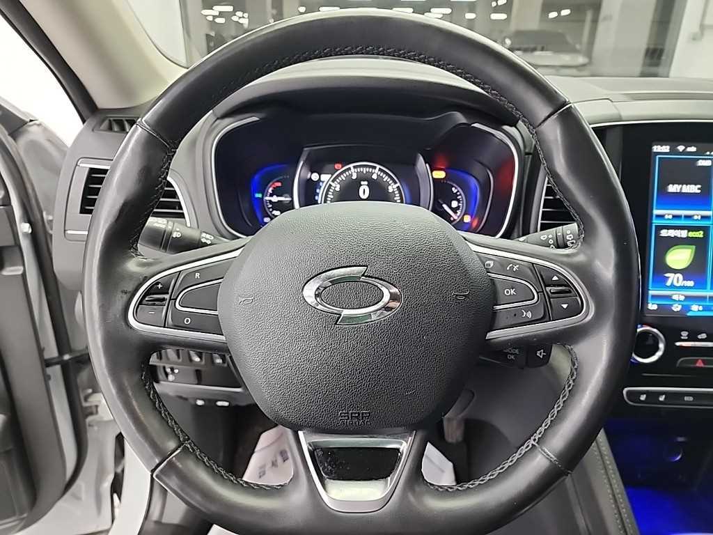 SAMSUNG QM6 - Vista 9