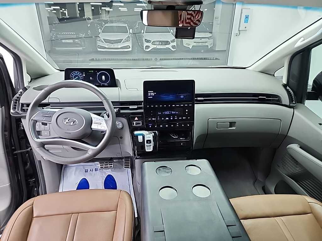 HYUNDAI Staria - Vista 7