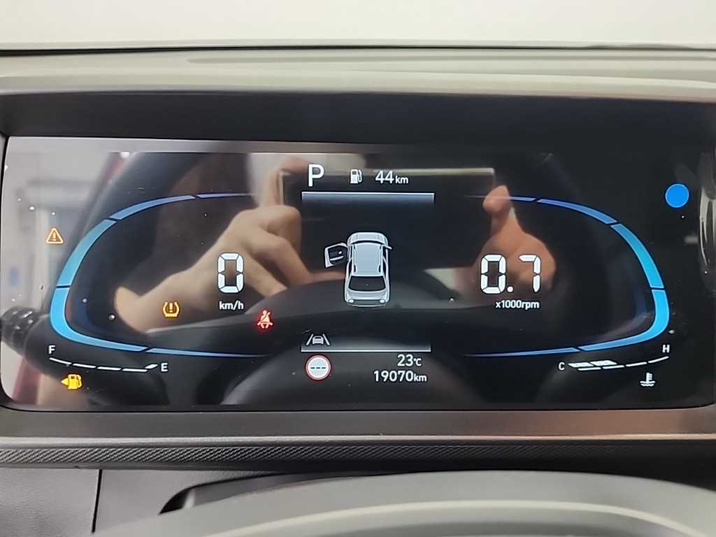 HYUNDAI Casper - Vista 6