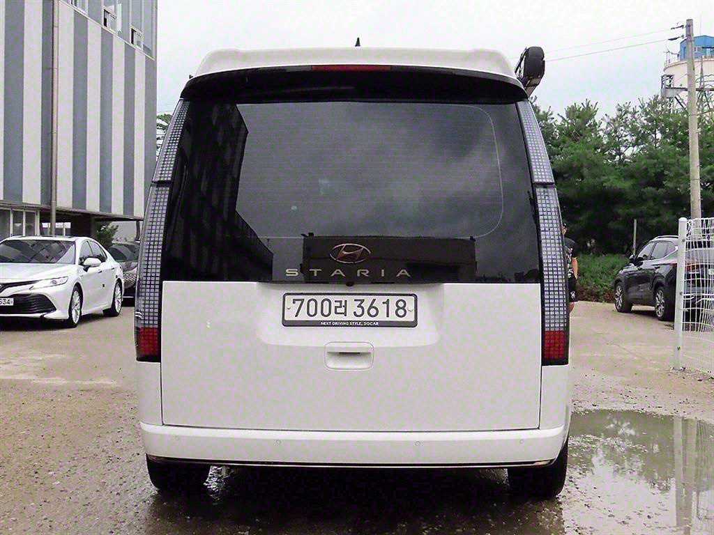 HYUNDAI Staria - Vista 4
