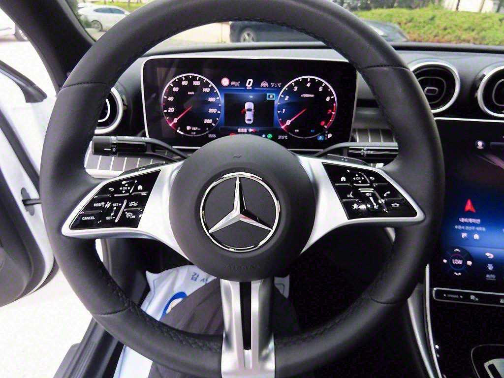 Mercedes Benz C Class - Vista 8