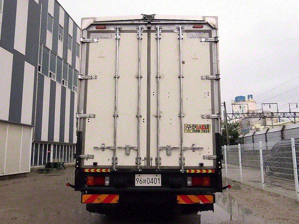 medium and large cargo truck - Vista 4