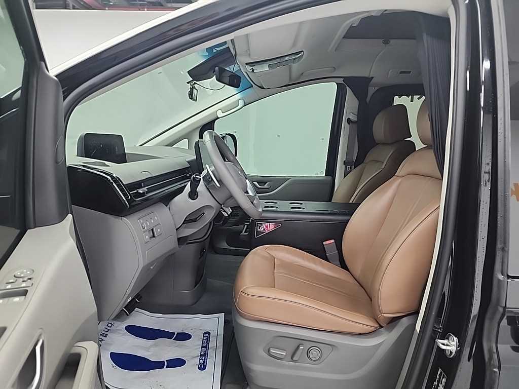 HYUNDAI Staria - Vista 11