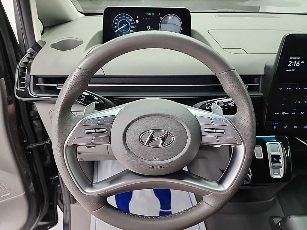 HYUNDAI Staria - Vista 9