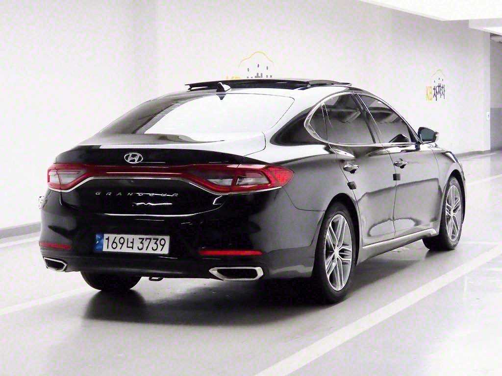 HYUNDAI Grandeur - Vista 4