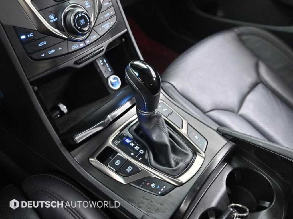 HYUNDAI Grandeur - Vista 9