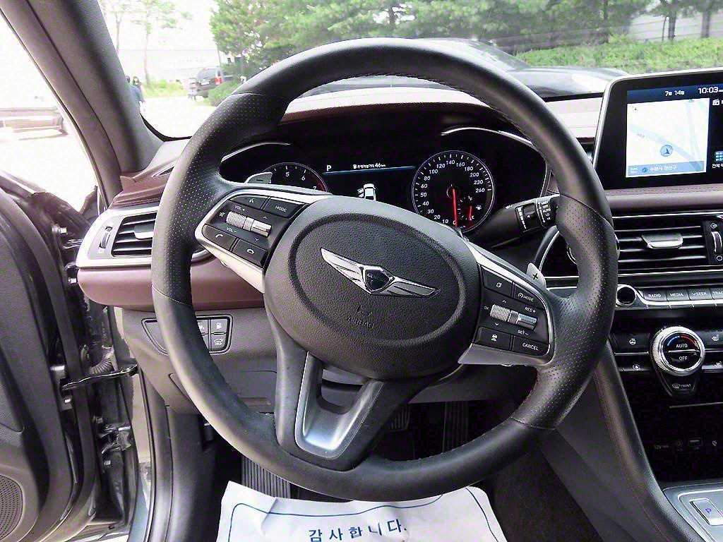 Genesis G70 - Vista 8