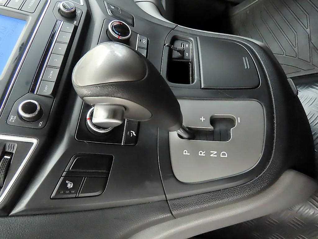 HYUNDAI Starex - Vista 9