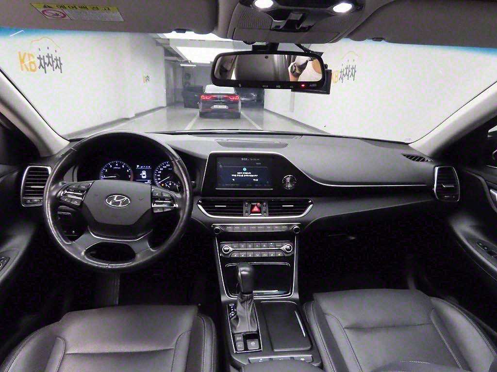 HYUNDAI Grandeur - Vista 7