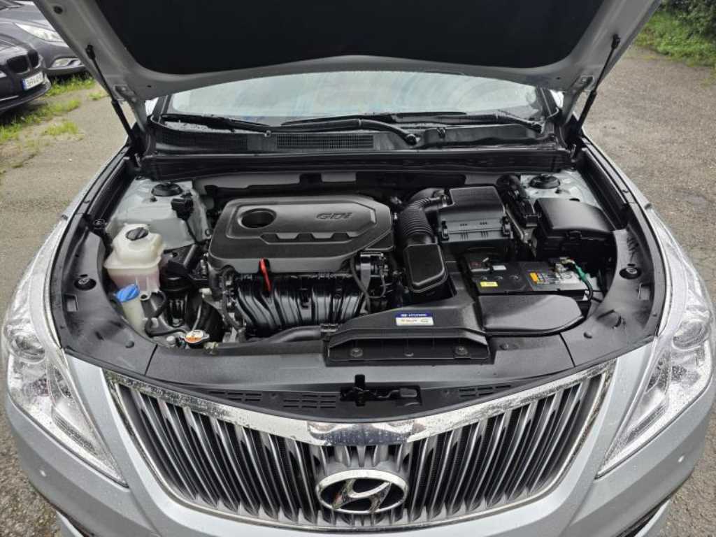 HYUNDAI Grandeur - Vista 11