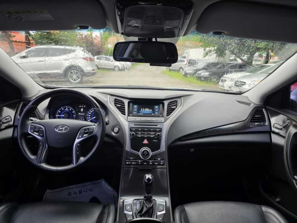 HYUNDAI Grandeur - Vista 8