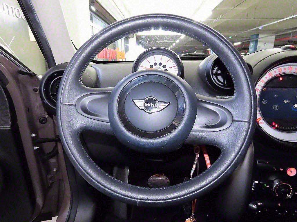 Mini Countryman - Vista 8