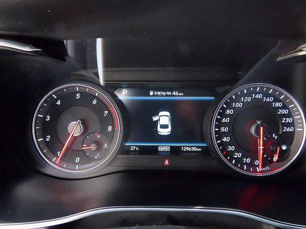 Genesis G70 - Vista 9