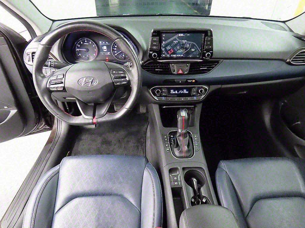 HYUNDAI i30 - Vista 7