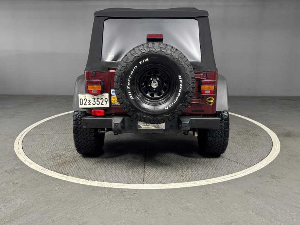 Jeep Wrangler - Vista 5