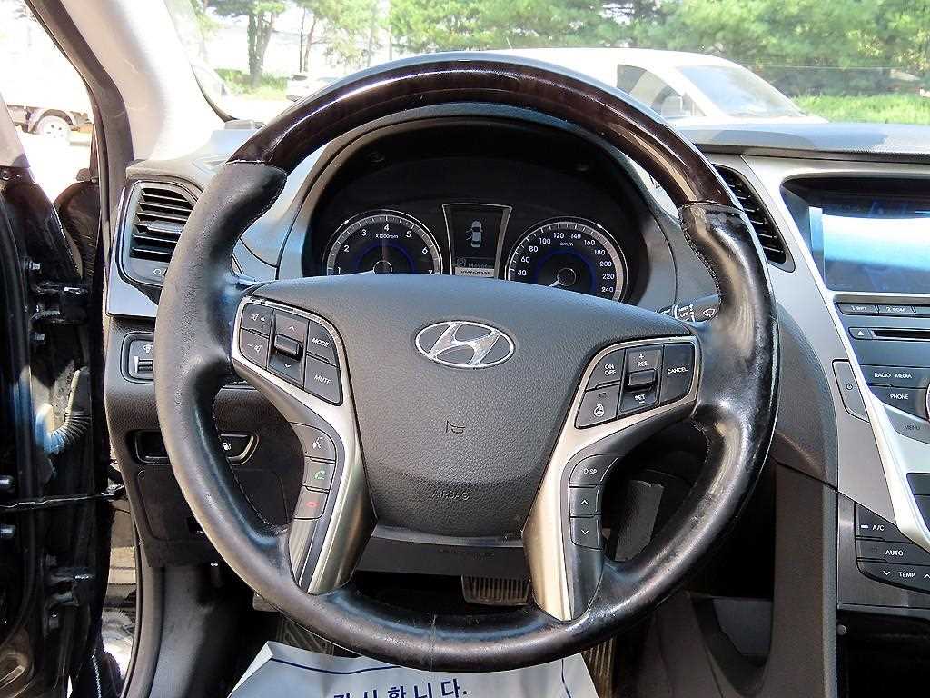 HYUNDAI Grandeur - Vista 8