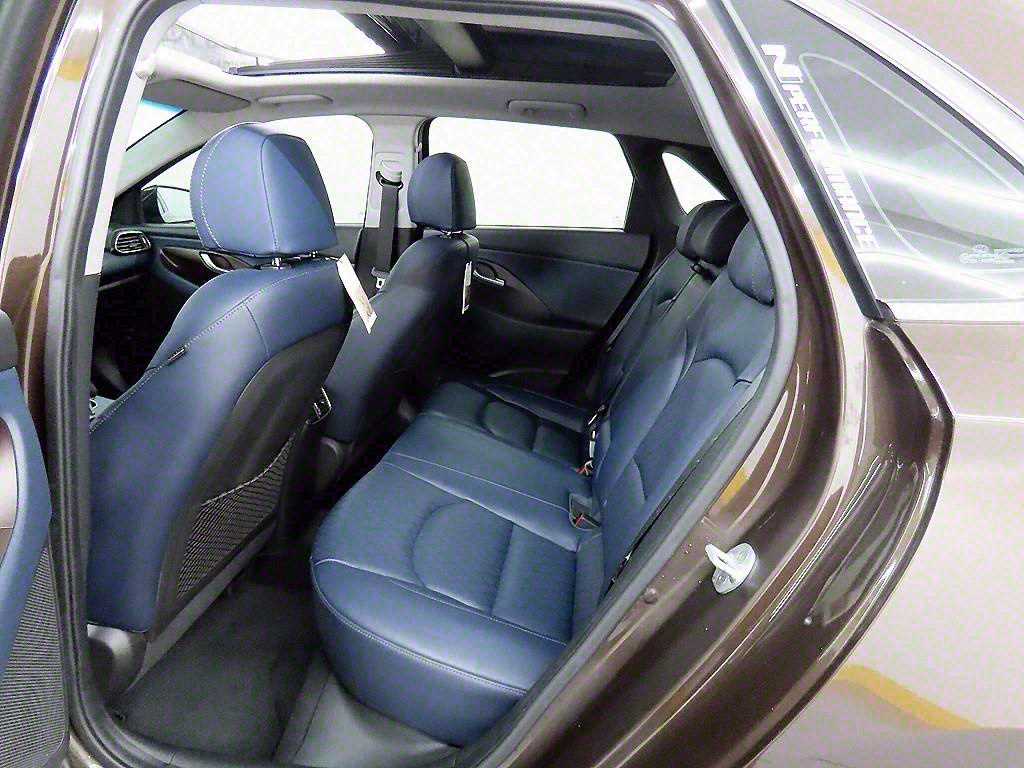 HYUNDAI i30 - Vista 6