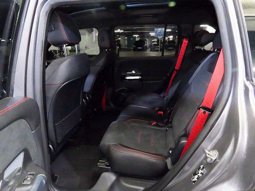 Mercedes Benz GLB Class - Vista 7