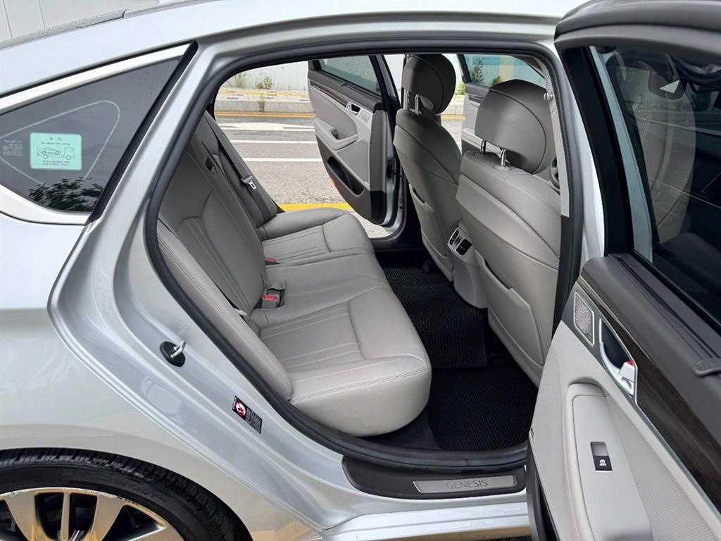 Genesis G80 - Vista 11