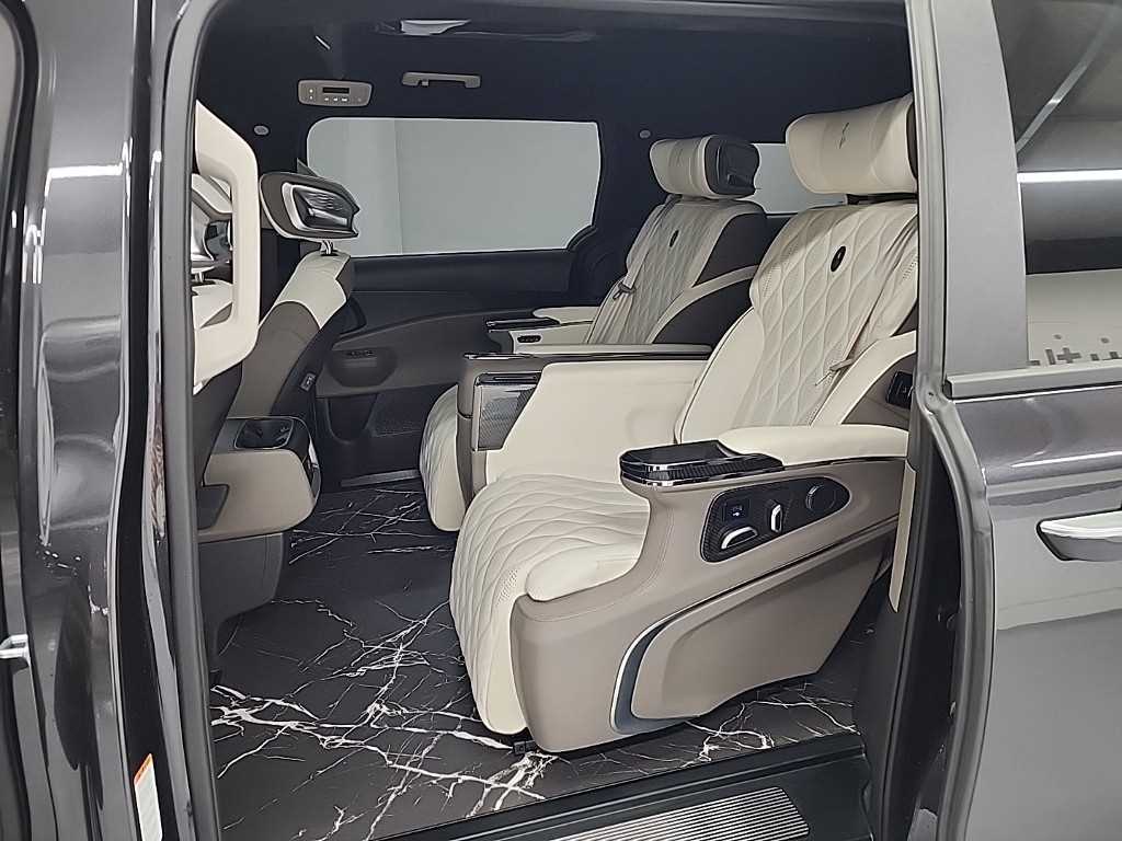 KIA Carnival - Vista 12