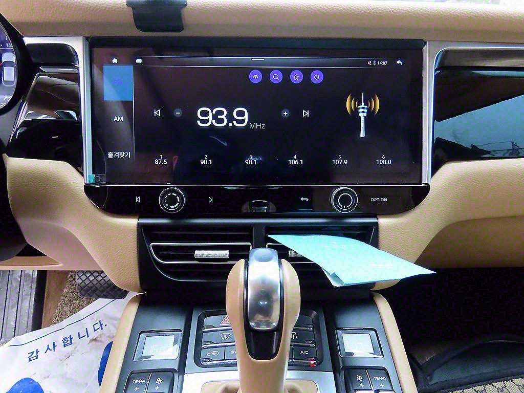 Porsche Macan - Vista 12