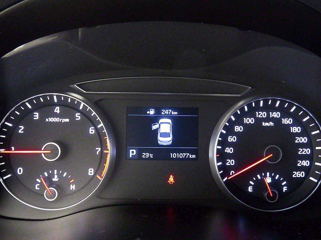 KIA K7 - Vista 10