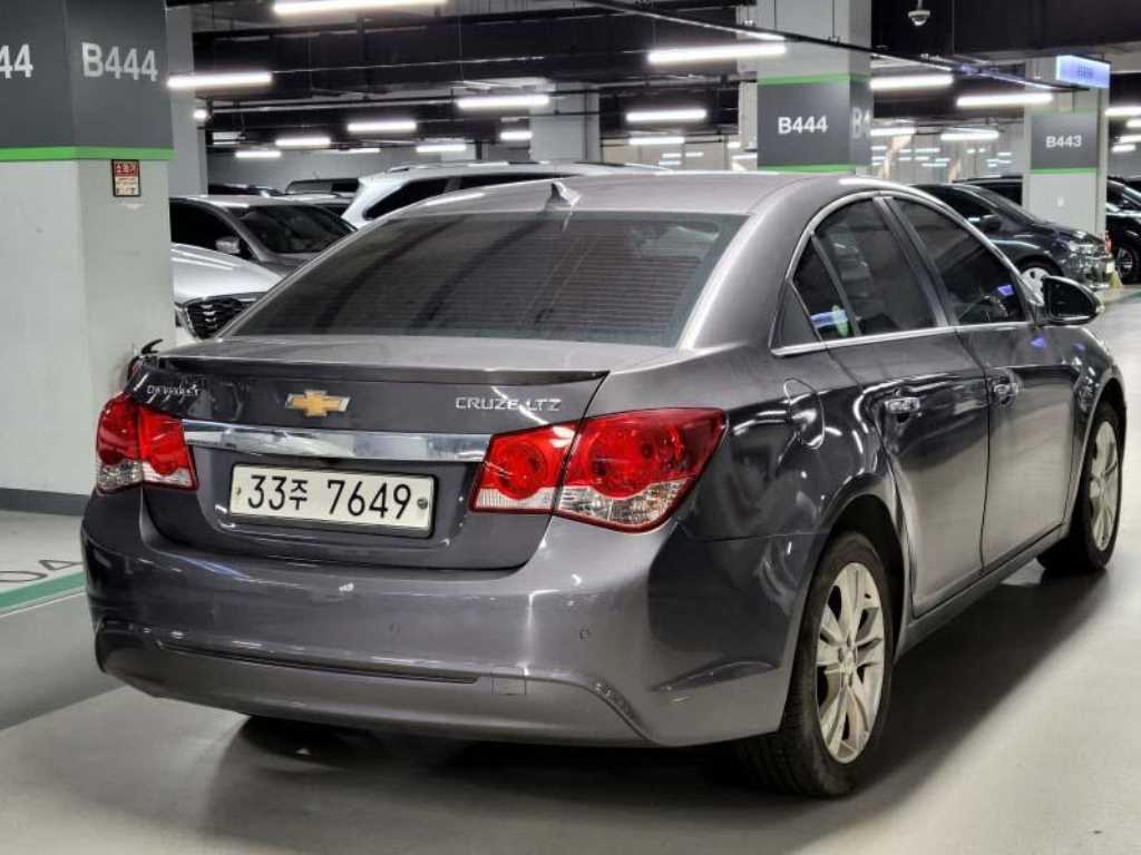 Chevrolet Cruise - Vista 5