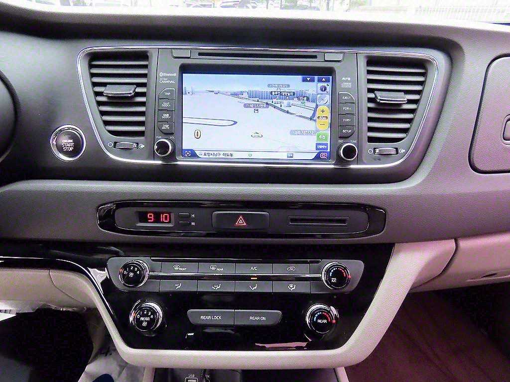 KIA Carnival 2016 Blanco - Importación desde Corea - HF Imports Iquique - Foto 14