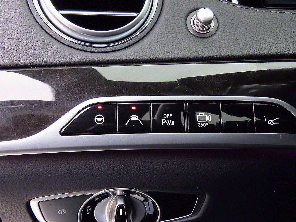 Mercedes Benz S Class - Vista 12