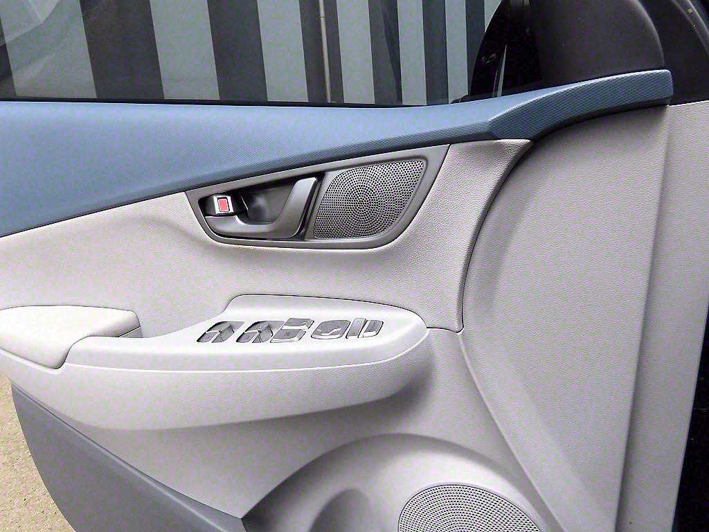 HYUNDAI Kona - Vista 12