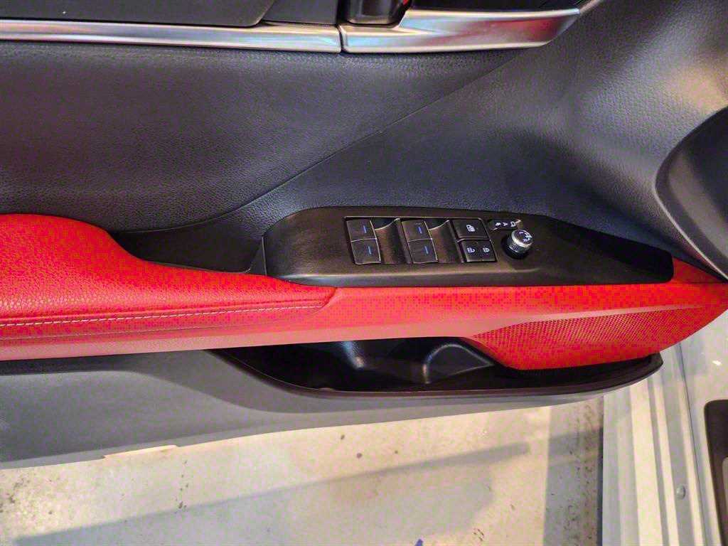 Toyota Camry - Vista 11