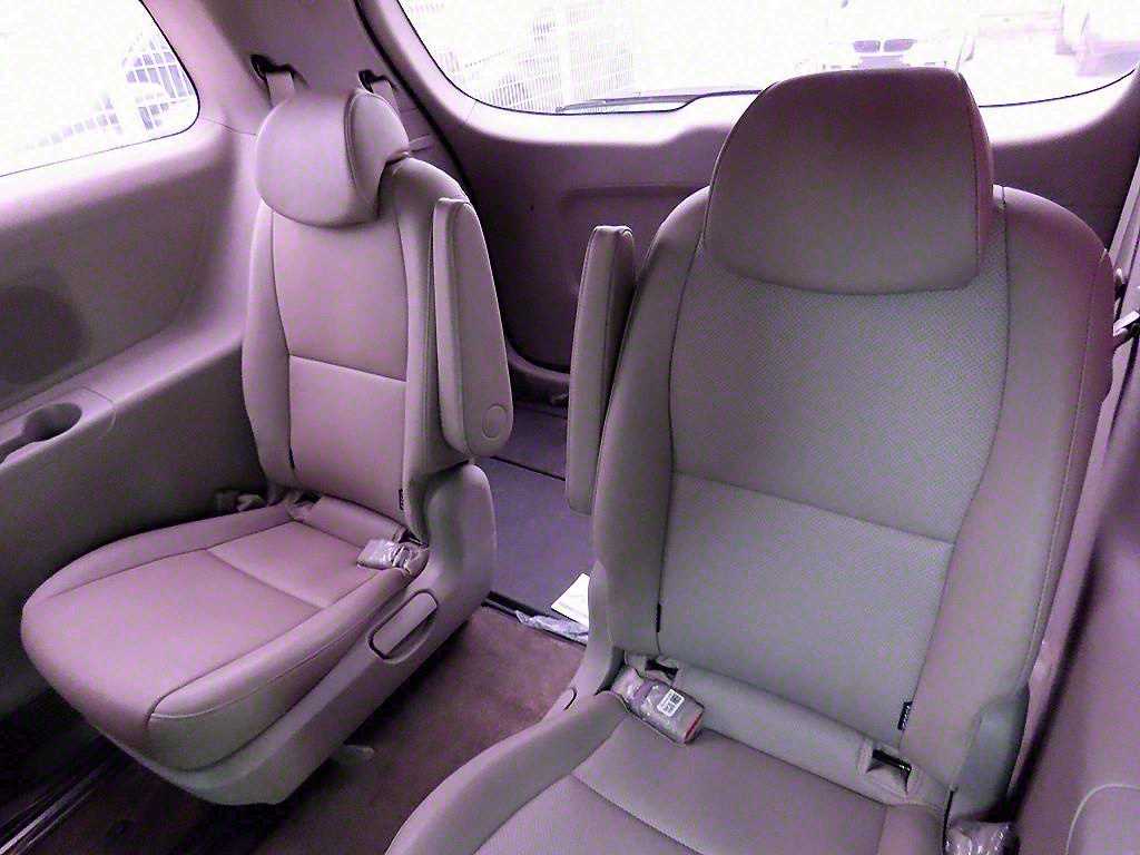 KIA Carnival - Vista 7