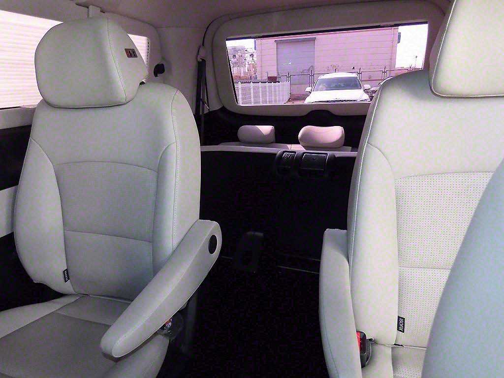 HYUNDAI Starex - Vista 7