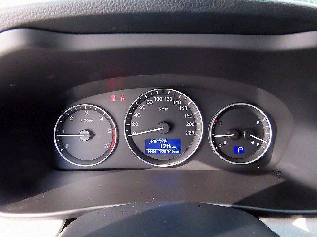 HYUNDAI Starex - Vista 10