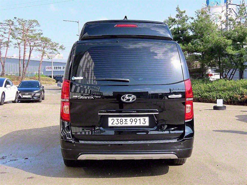HYUNDAI Starex - Vista 4