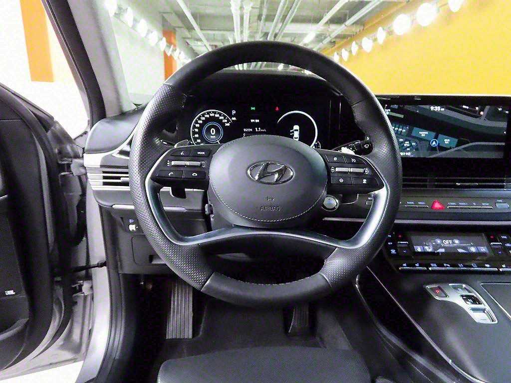 HYUNDAI Grandeur - Vista 6