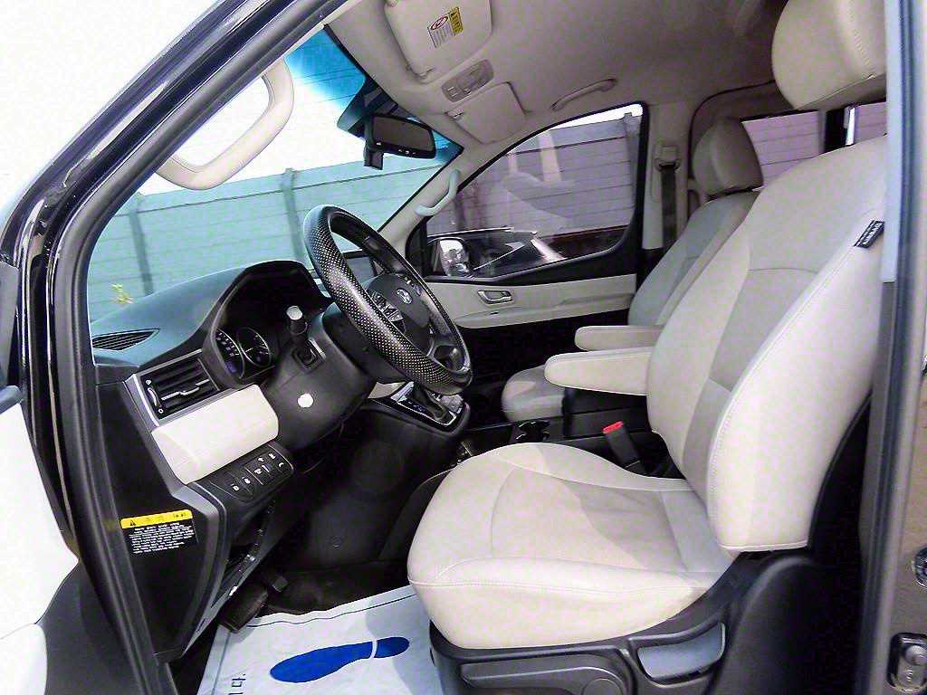 HYUNDAI Starex - Vista 5