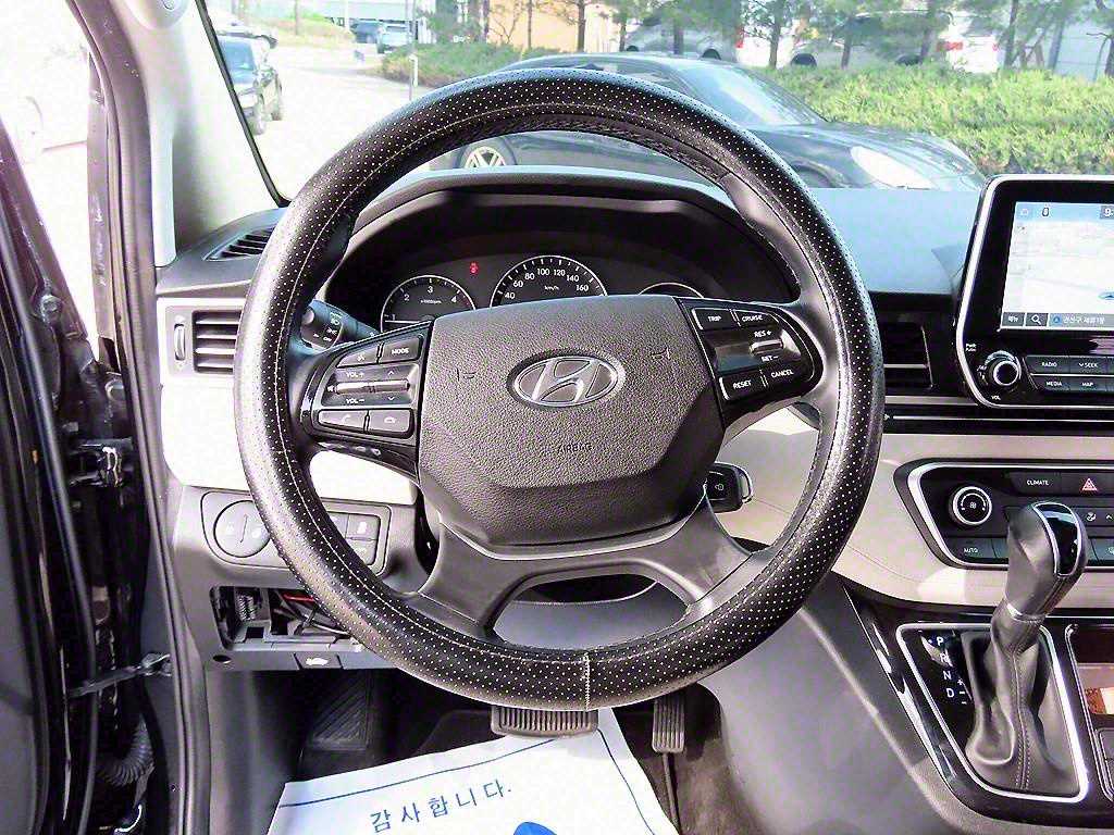 HYUNDAI Starex - Vista 9