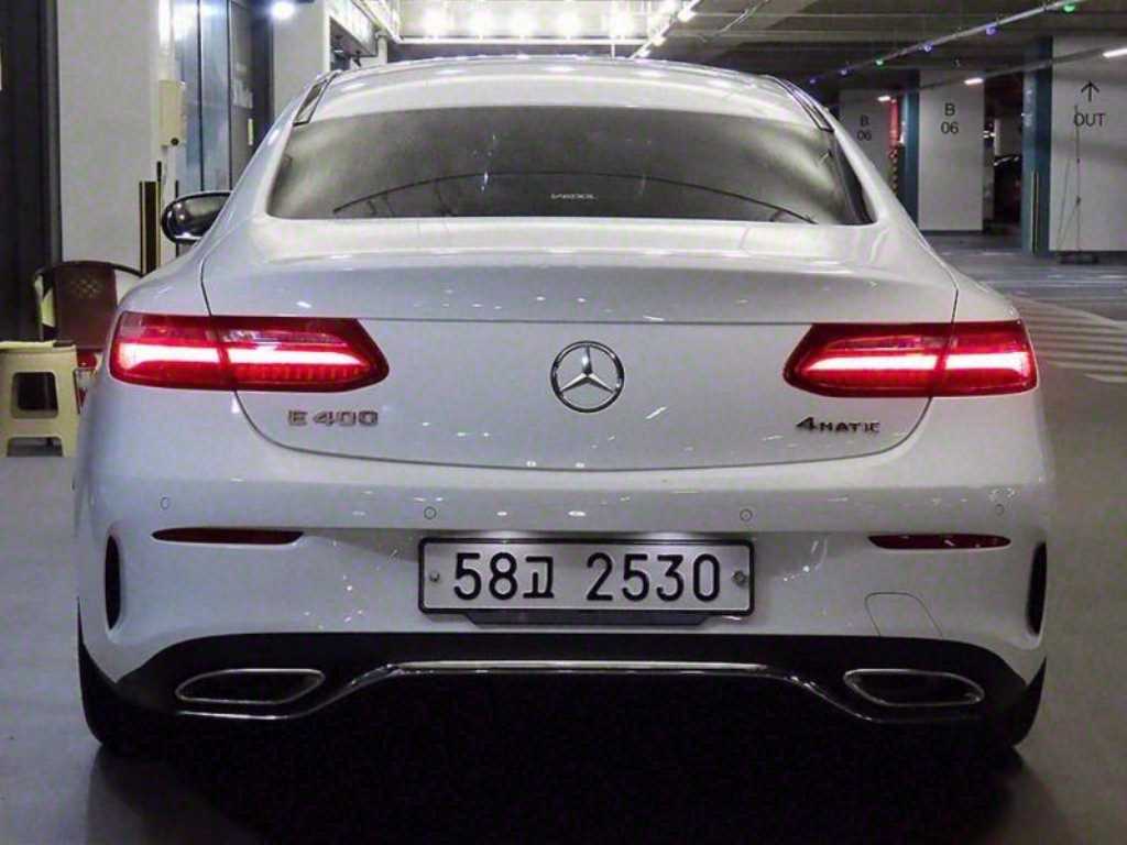 Mercedes Benz E class - Vista 5