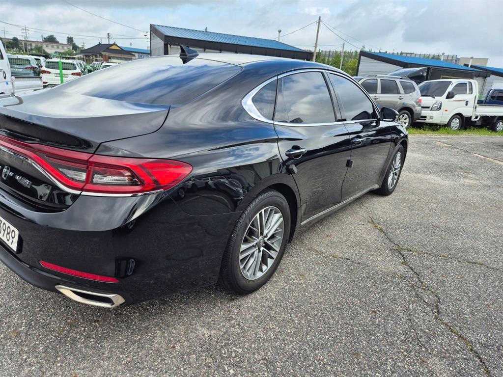 HYUNDAI Grandeur - Vista 5