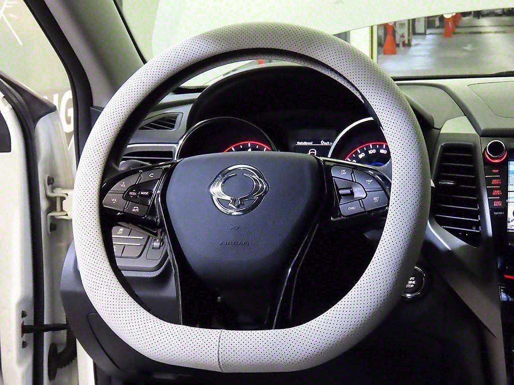 Ssangyong Tivoli - Vista 8