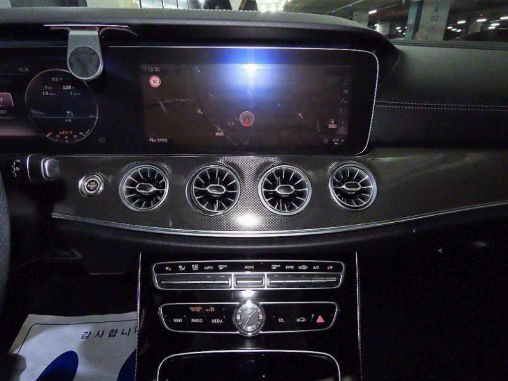 Mercedes Benz E class - Vista 11