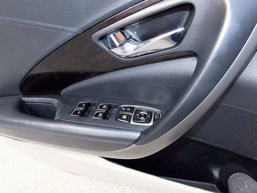 HYUNDAI Grandeur - Vista 11