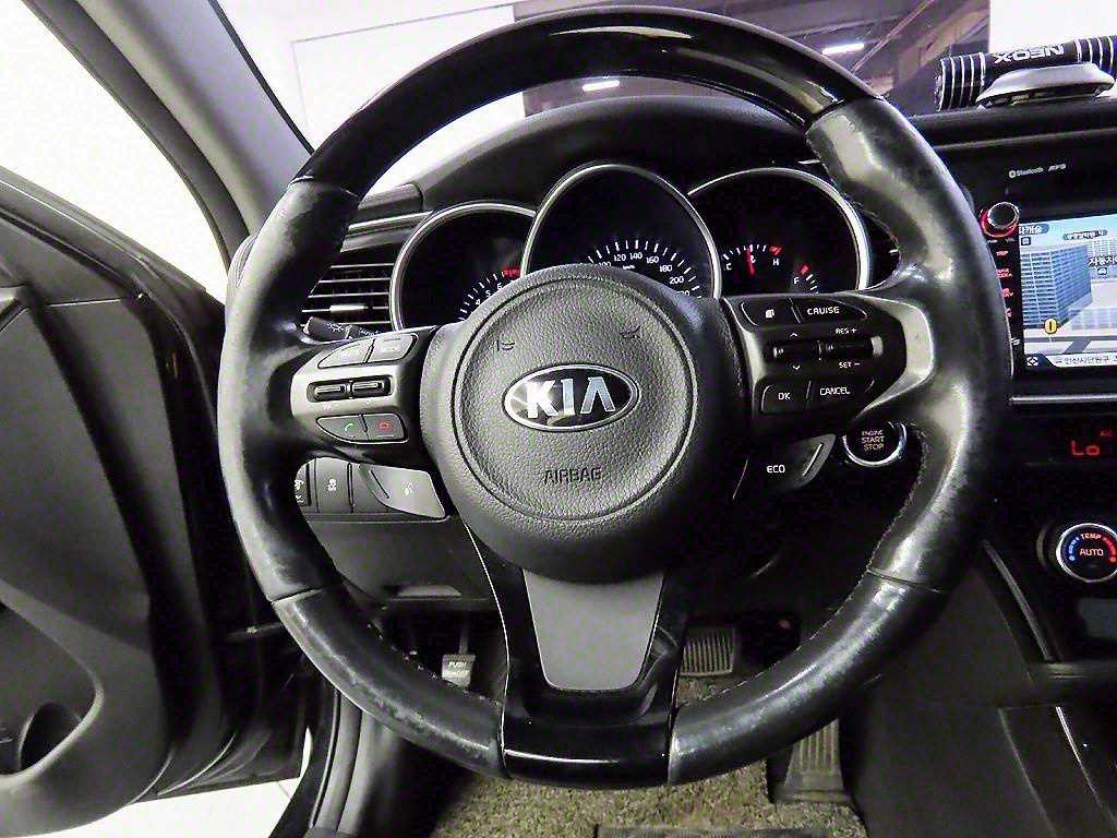 KIA K5 - Vista 9