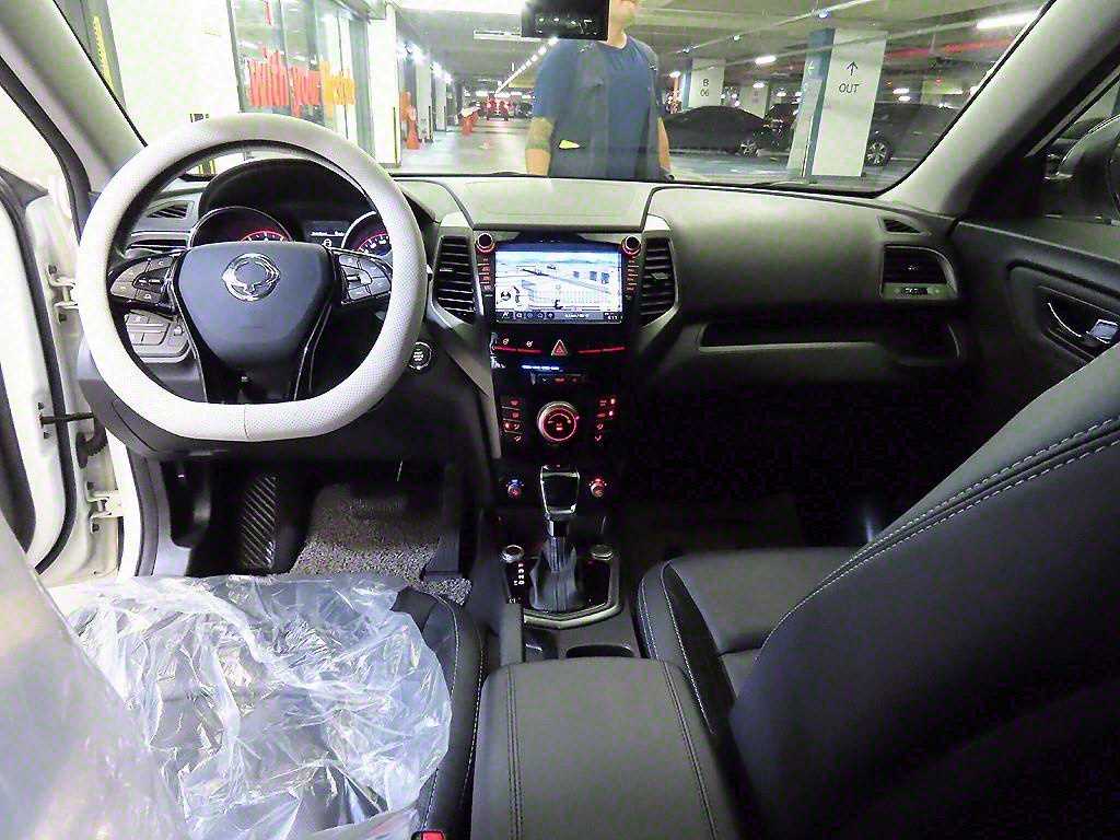 Ssangyong Tivoli - Vista 10